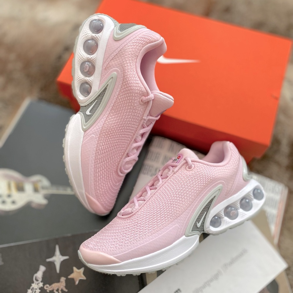 Nike Air Max Dn Sneakers